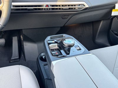 2026 BMW iX xDrive60