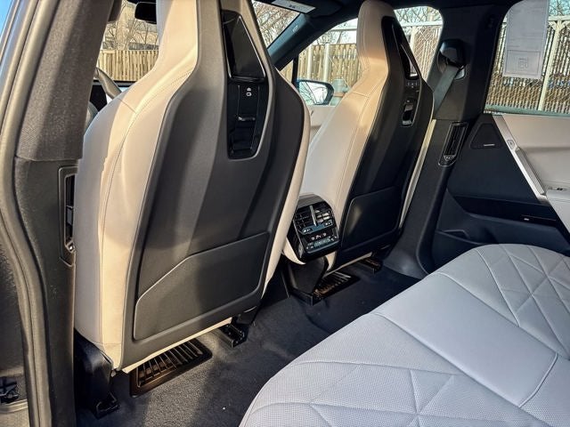 2026 BMW iX xDrive60