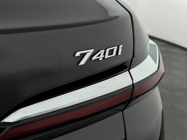 2023 BMW 740i 740i