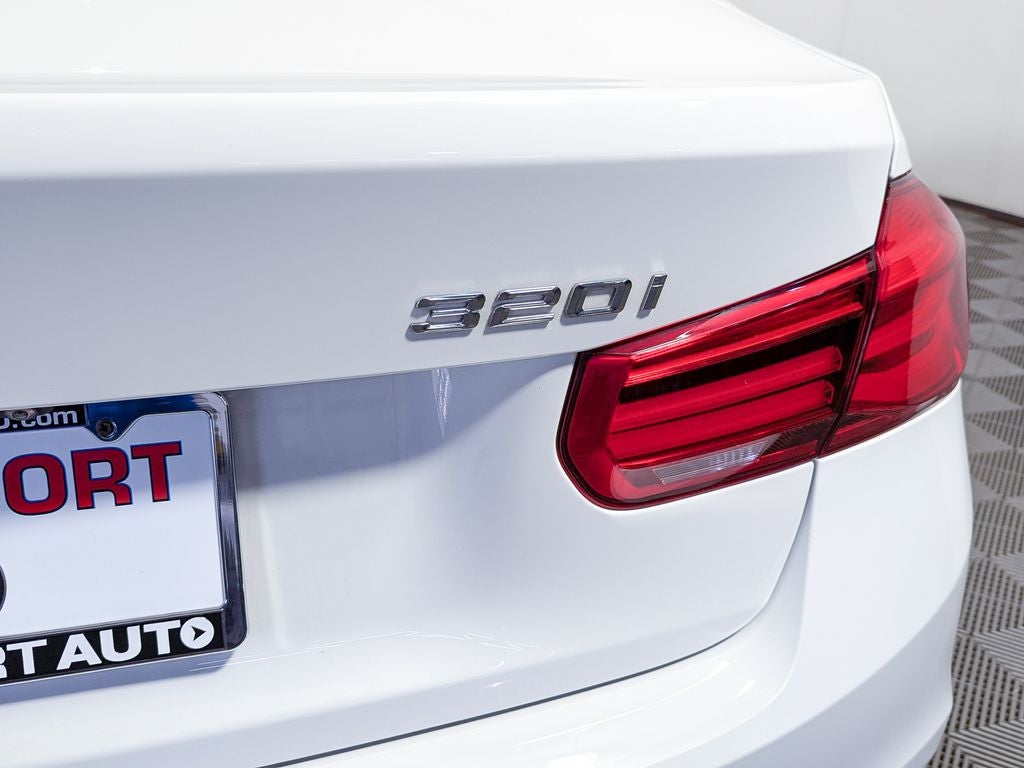 2018 BMW 320i 320i