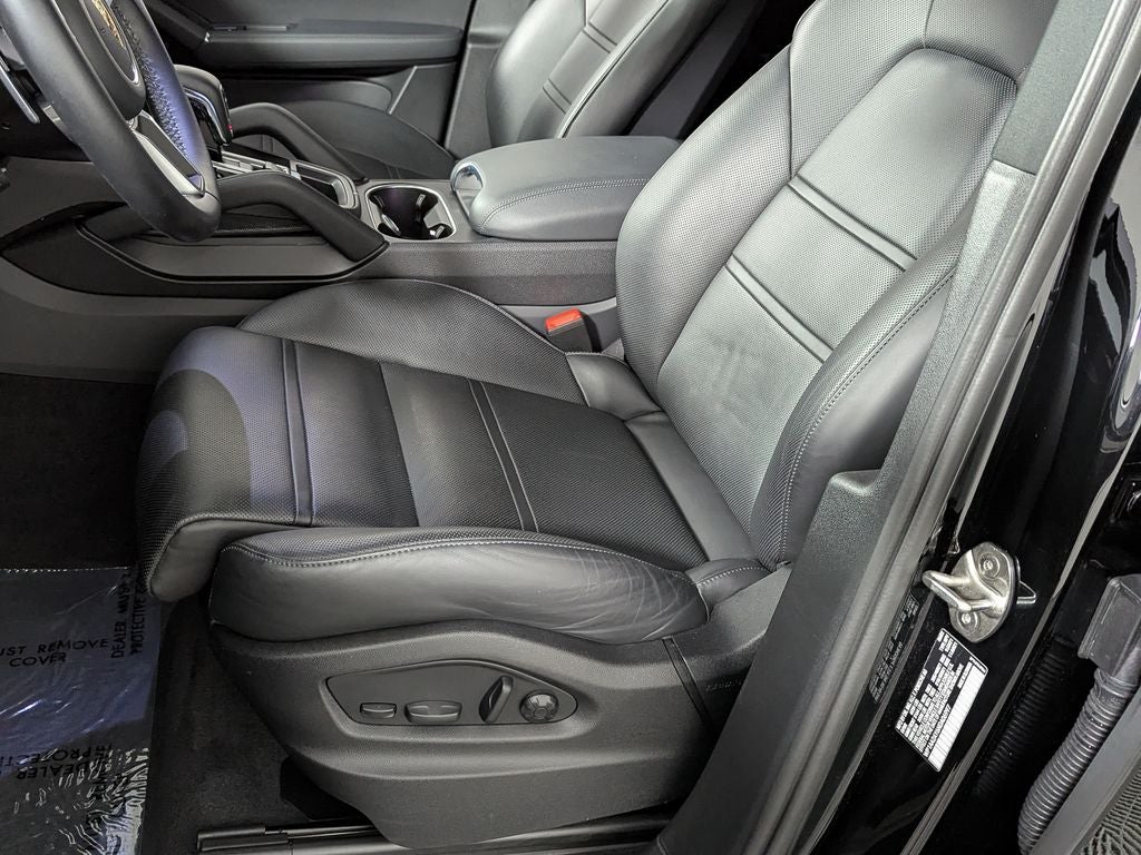 2022 Porsche Cayenne Platinum Edition