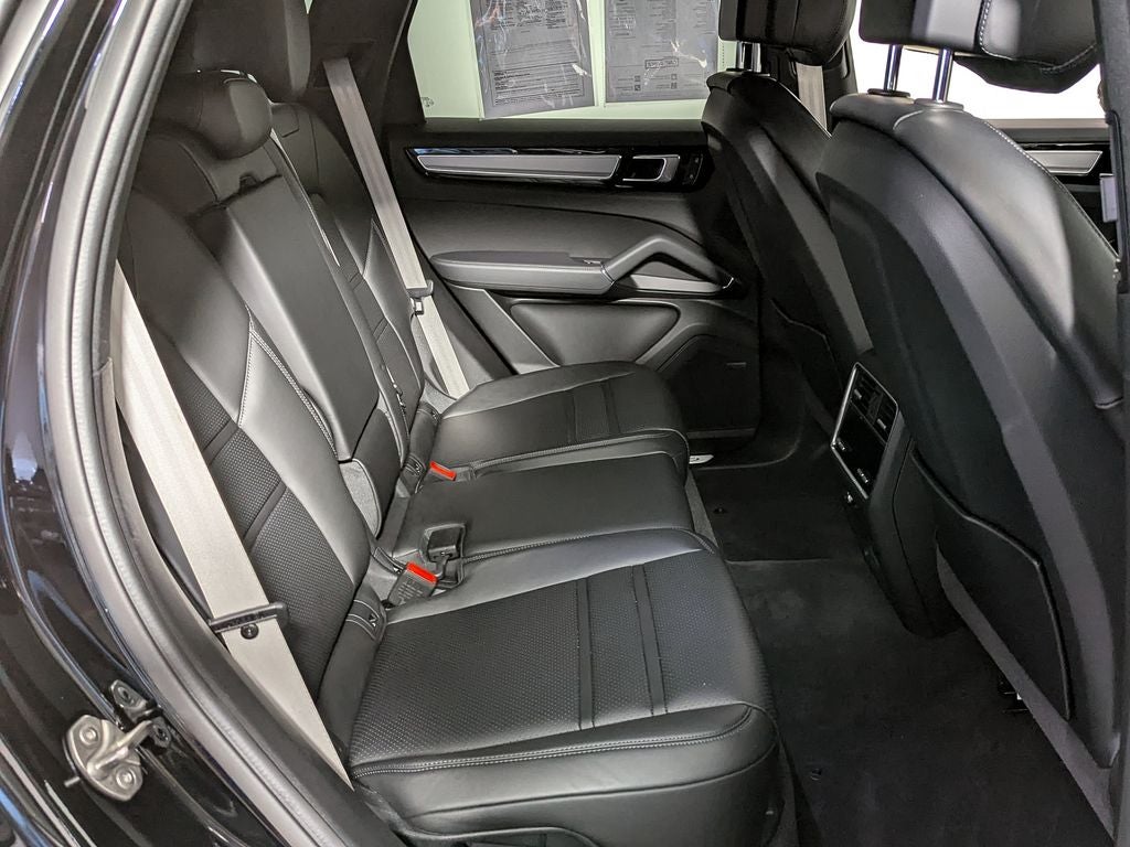 2022 Porsche Cayenne Platinum Edition