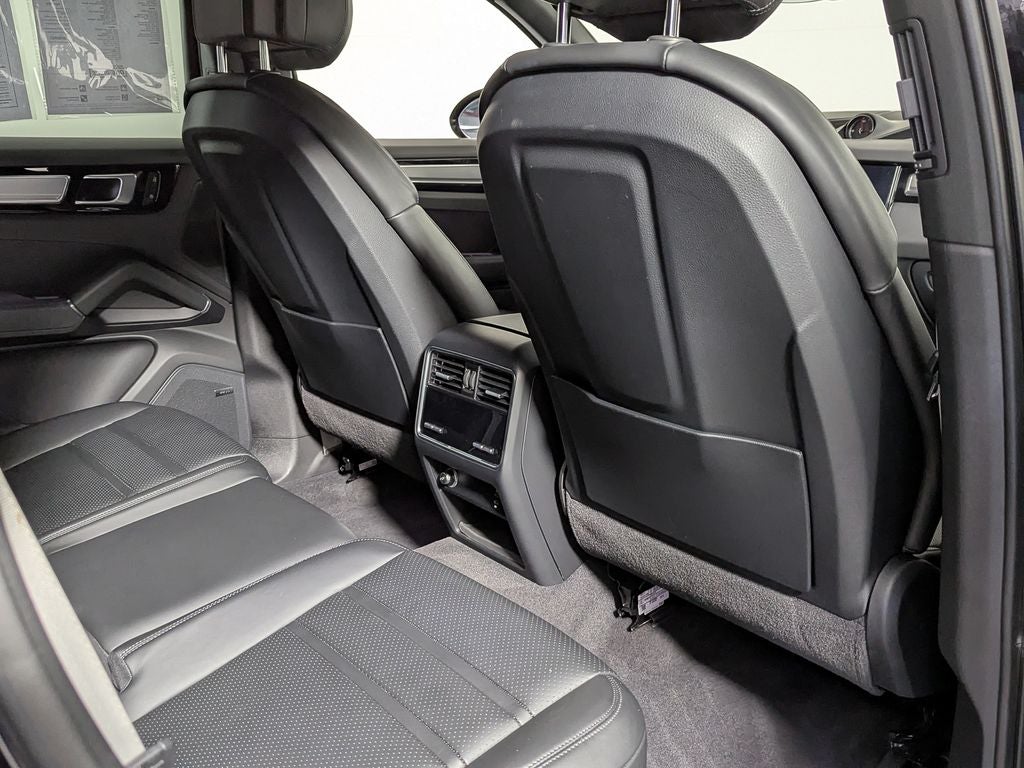 2022 Porsche Cayenne Platinum Edition