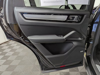 2022 Porsche Cayenne Platinum Edition
