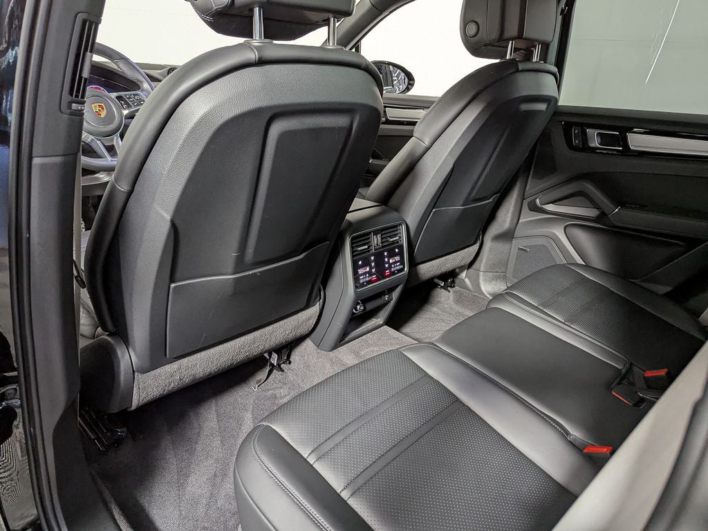 2022 Porsche Cayenne Platinum Edition