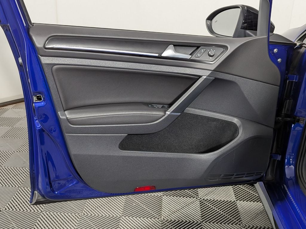 2018 Volkswagen Golf R DCC & Navigation 4Motion