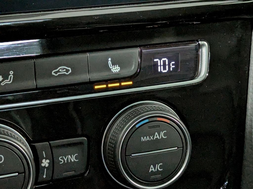 2018 Volkswagen Golf R DCC & Navigation 4Motion