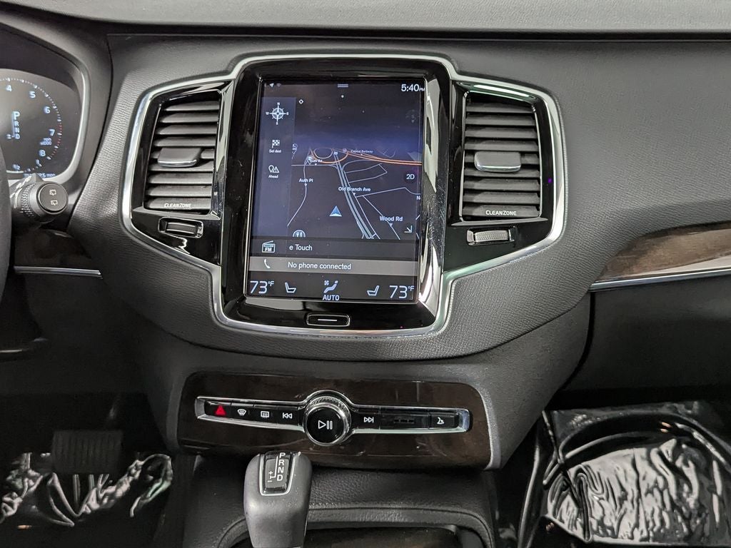 2016 Volvo XC90 T6 Momentum