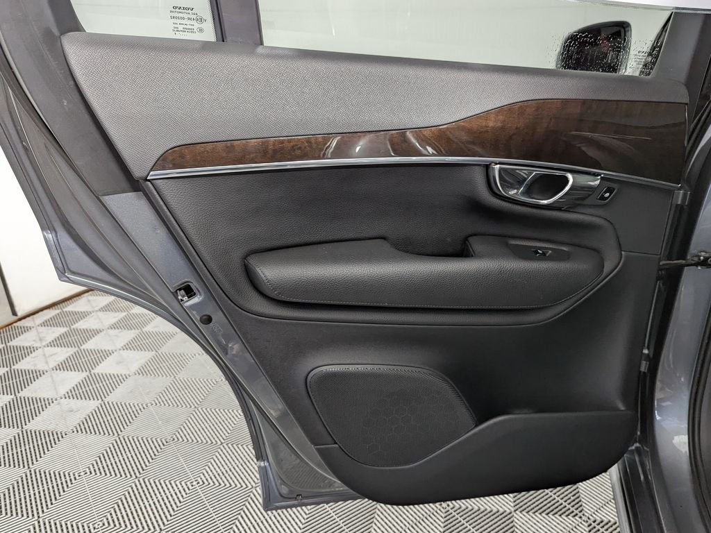 2016 Volvo XC90 T6 Momentum