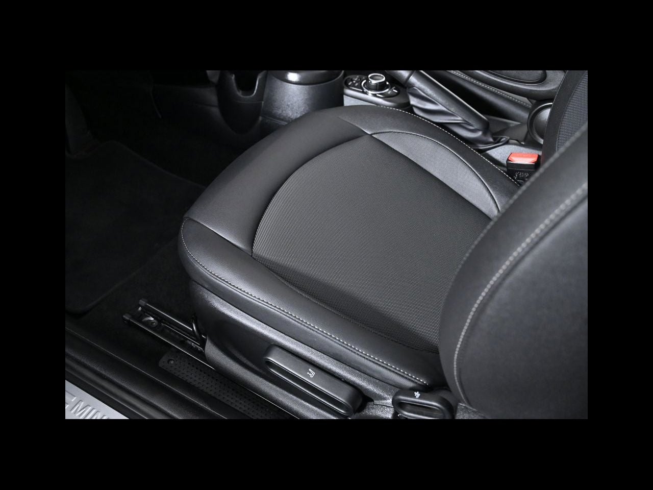 2024 MINI CONVERTIBLE Cooper