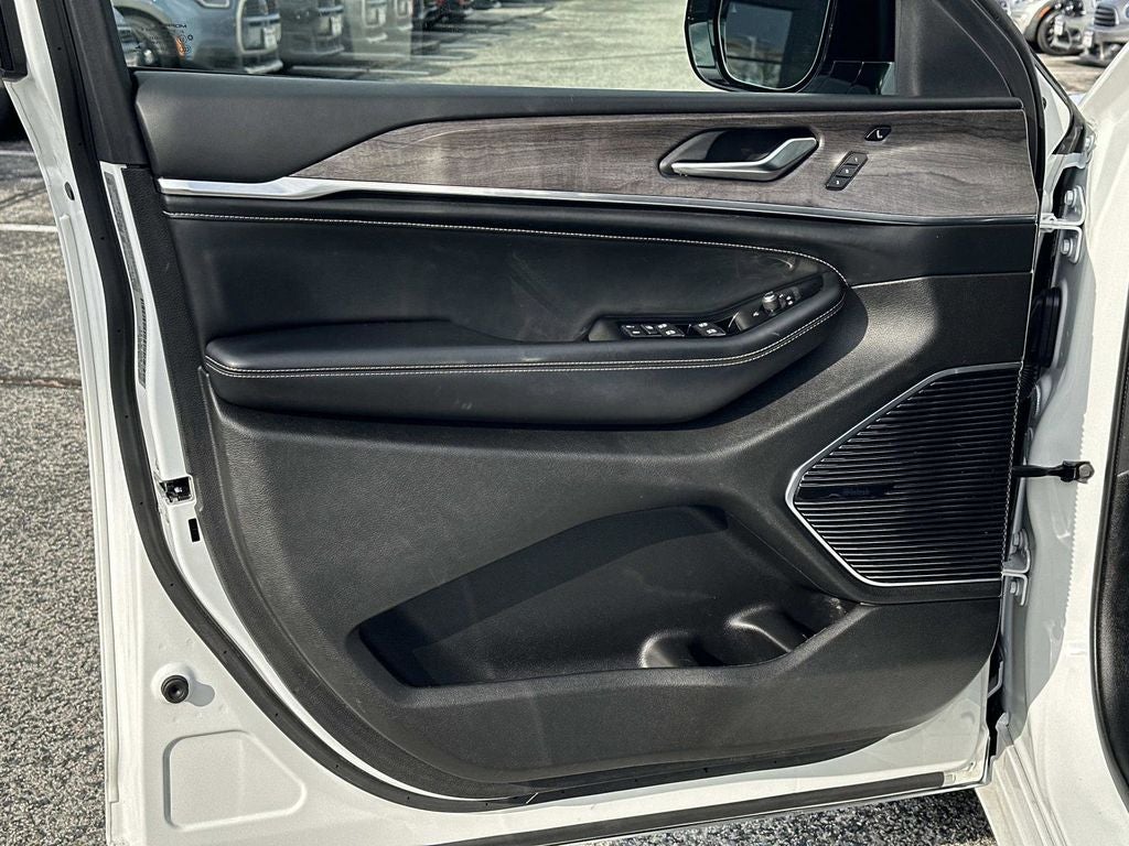 2022 Jeep Grand Cherokee Overland 4WD