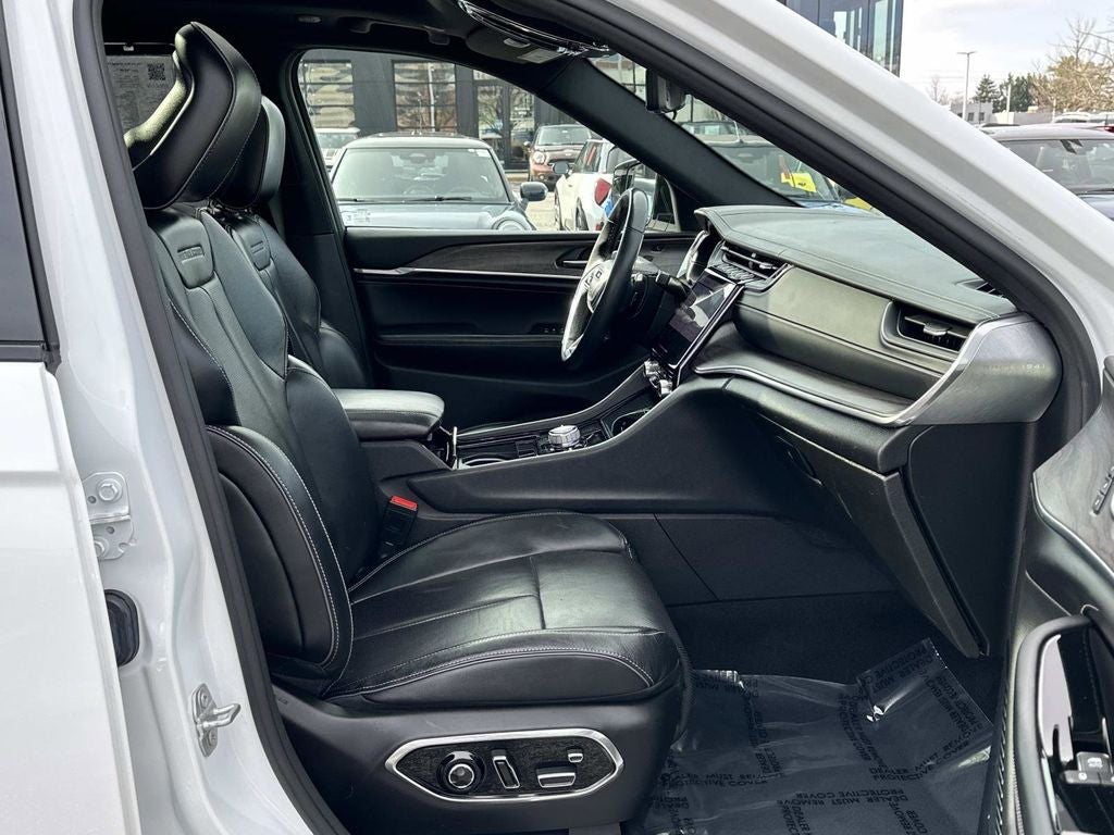 2022 Jeep Grand Cherokee Overland 4WD