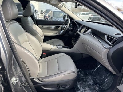 2023 INFINITI QX50 LUXE