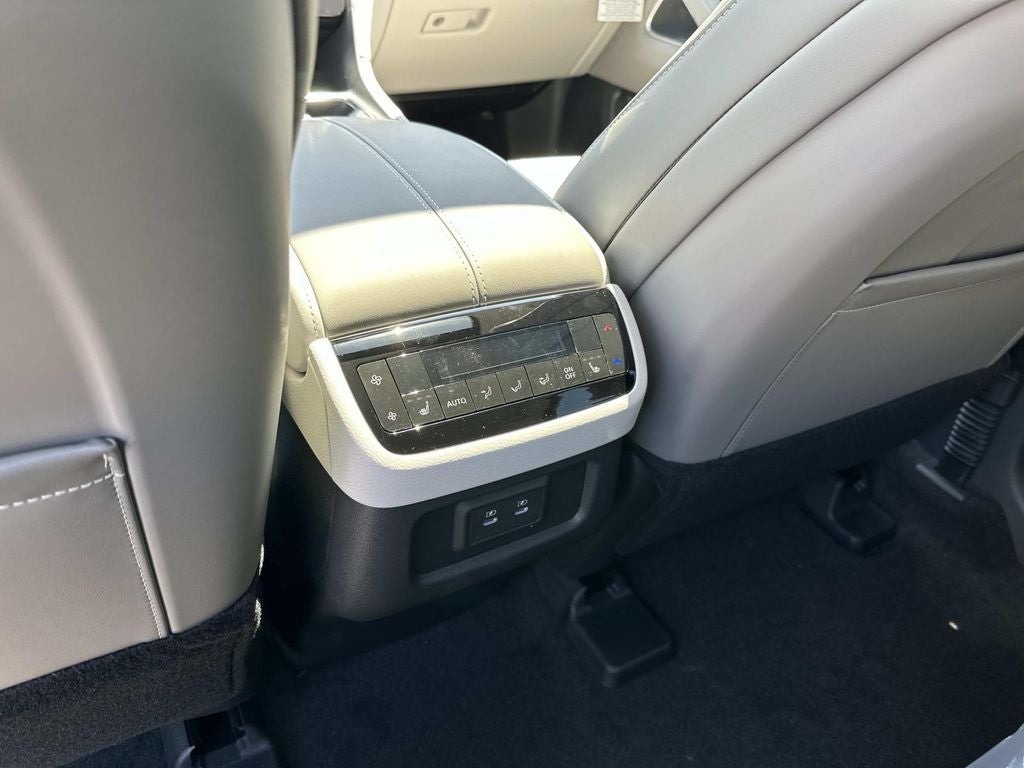 2027 INFINITI QX60 LUXE