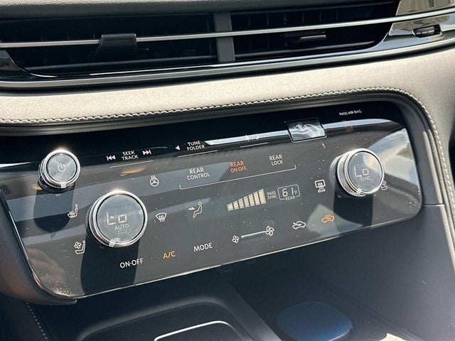 2027 INFINITI QX60 LUXE