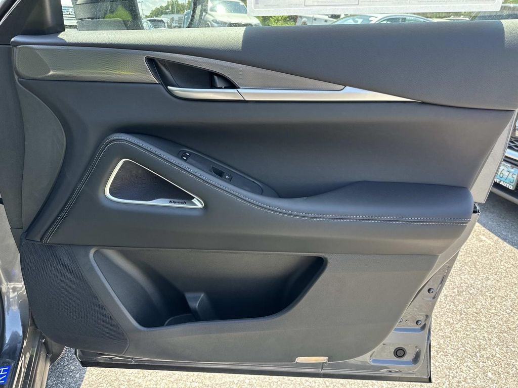 2027 INFINITI QX60 LUXE