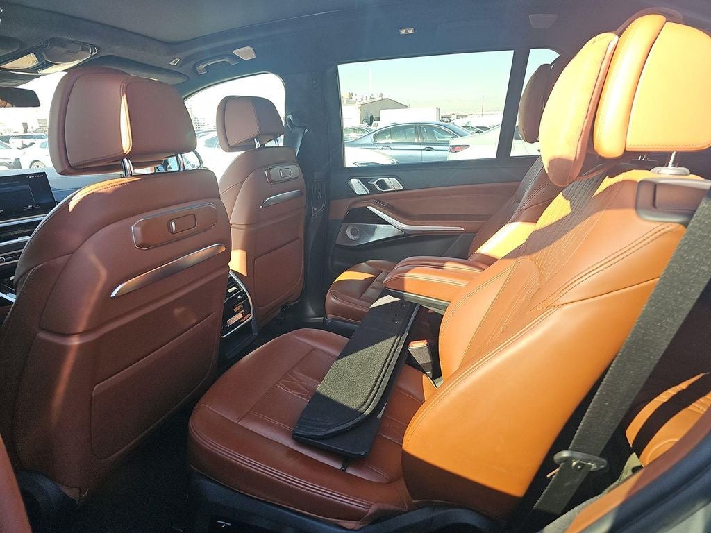 2023 BMW X7 M60i