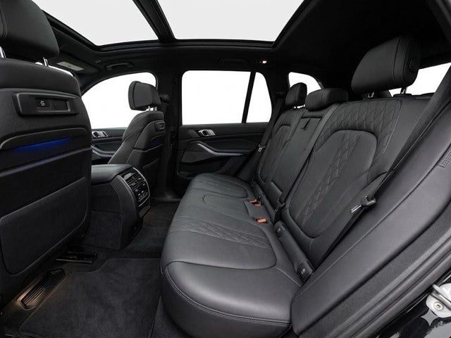 2022 BMW X5 M50i