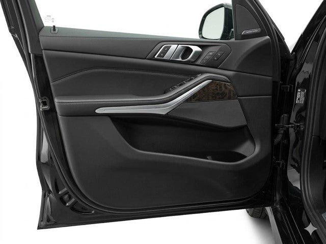 2022 BMW X5 M50i