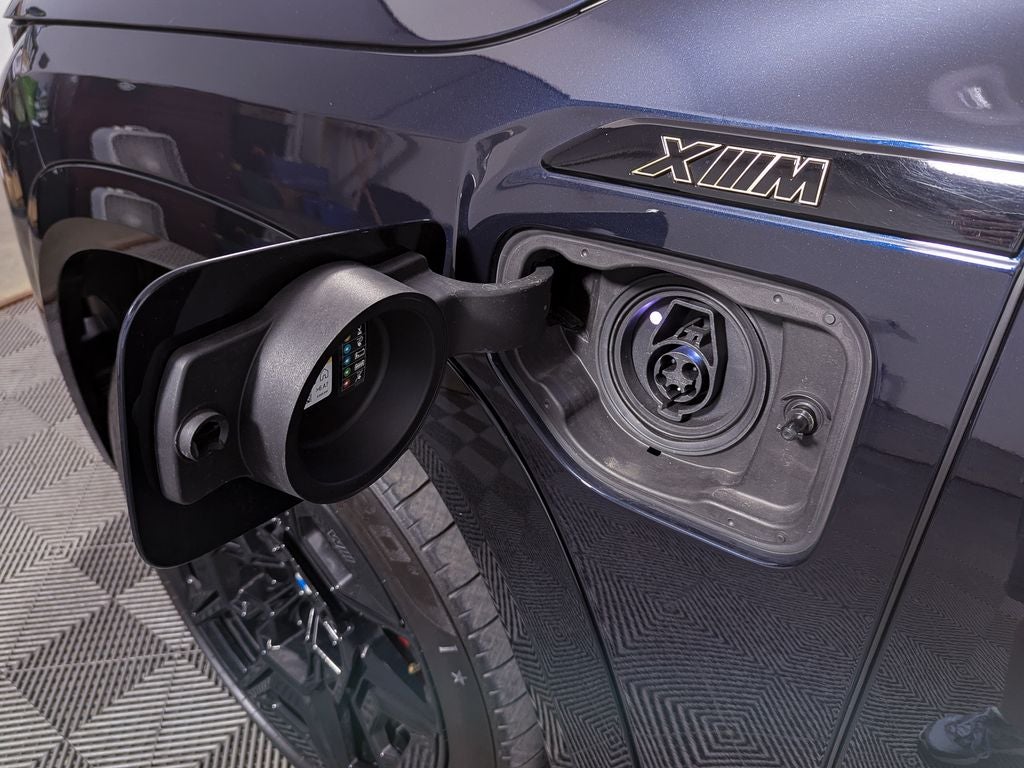 2025 BMW XM Base