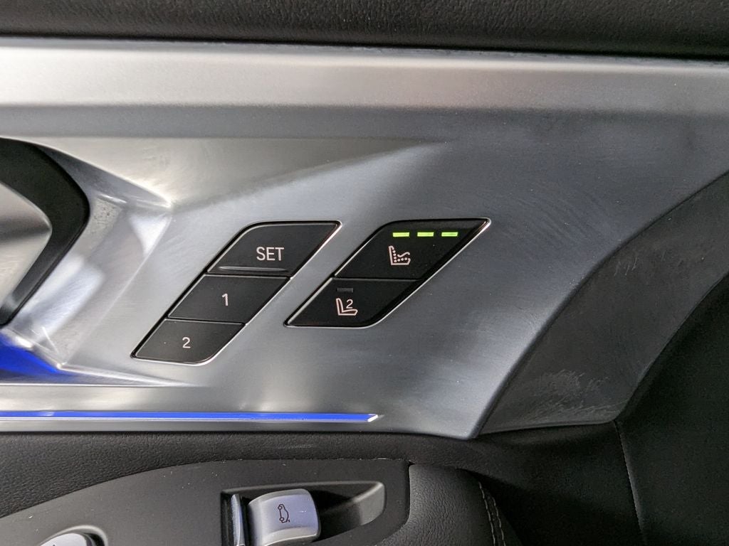 2025 BMW XM Base