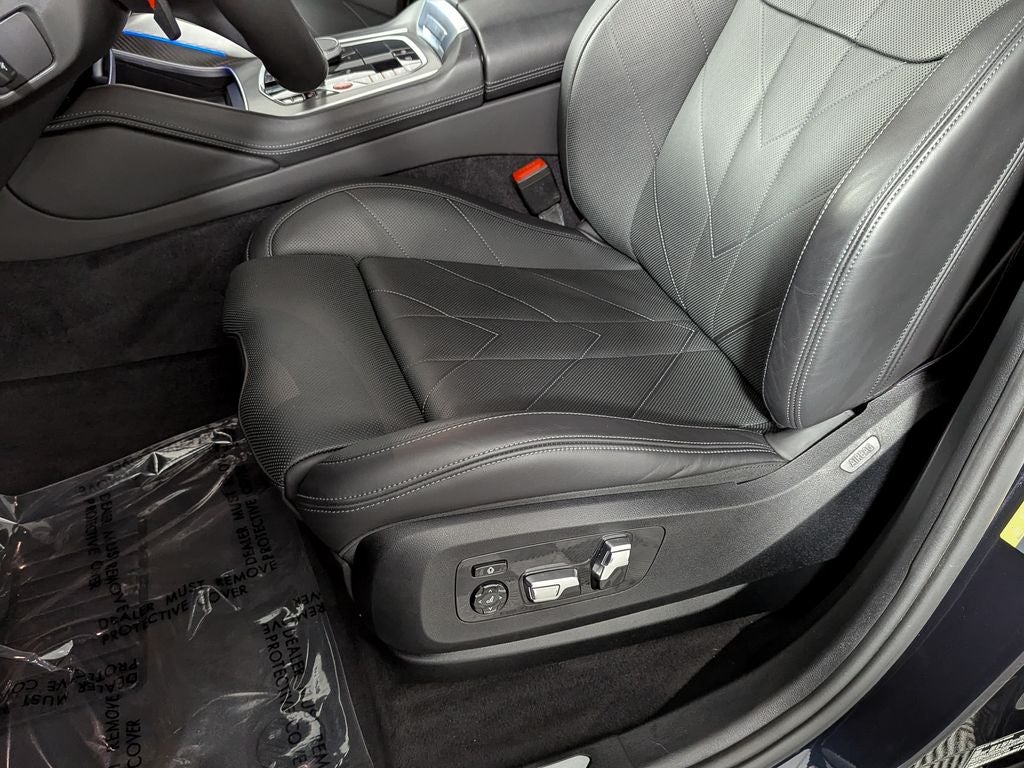 2025 BMW XM Base