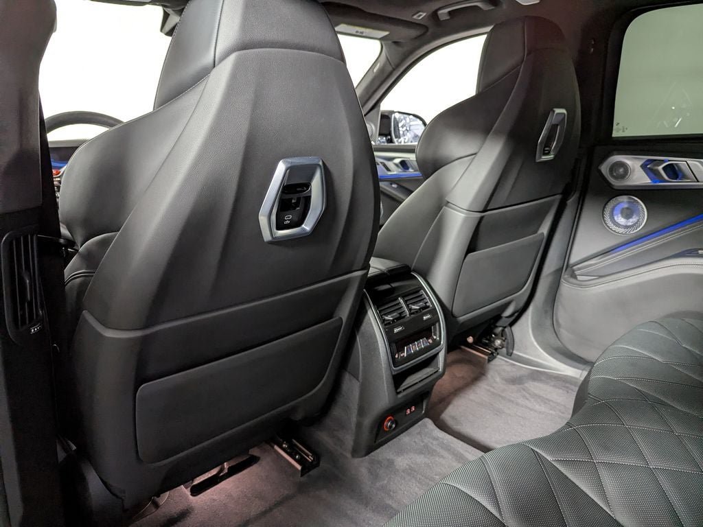 2025 BMW XM Base
