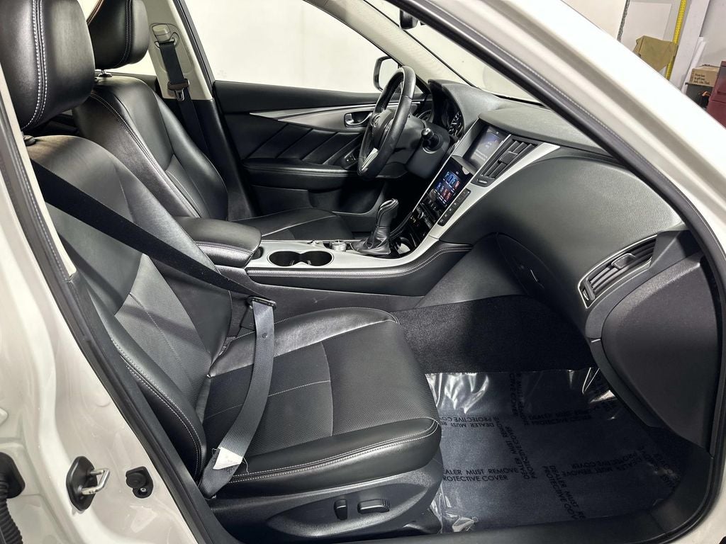 2023 INFINITI Q50 LUXE