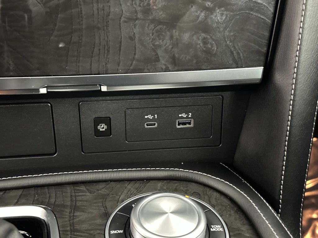 2024 INFINITI QX80 LUXE