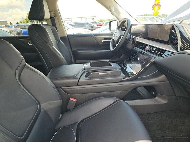 2025 INFINITI QX80 PURE