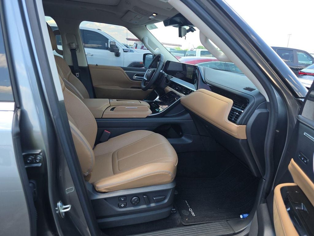 2025 INFINITI QX80 SENSORY