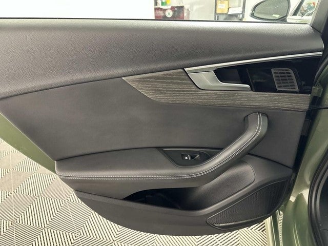 2023 Audi A4 45 S line Premium Plus quattro