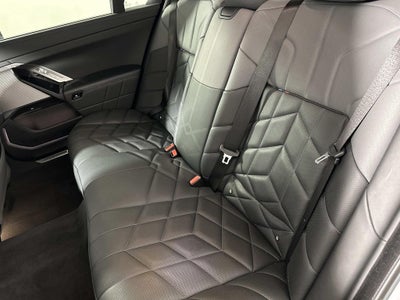 2023 BMW 7 Series 740i