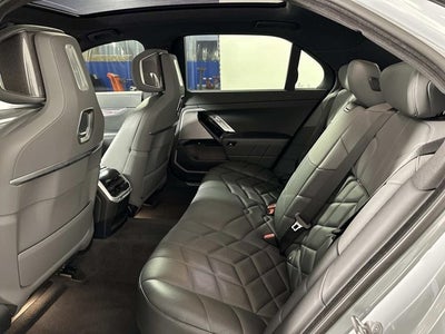 2023 BMW 7 Series 740i