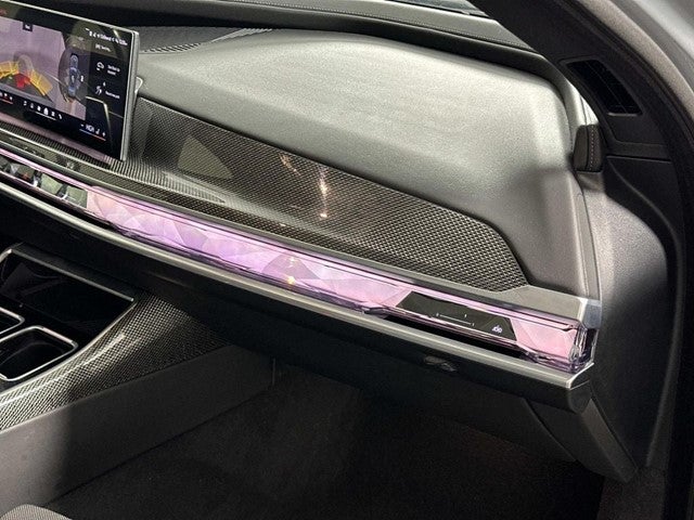 2023 BMW 7 Series 740i