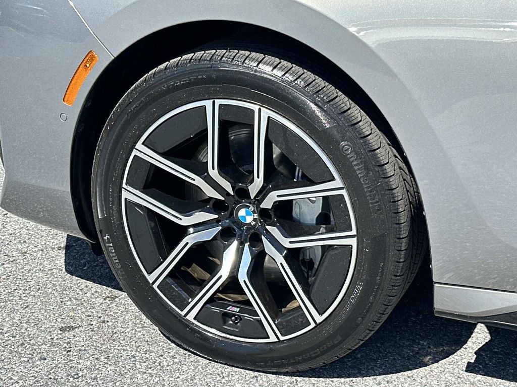 2023 BMW 7 Series 740i