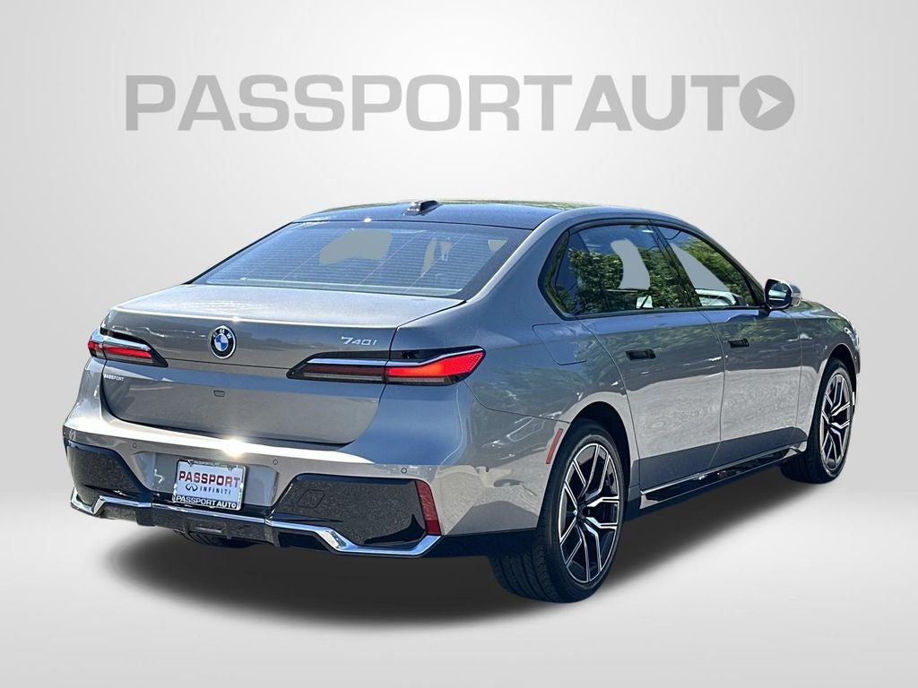 2023 BMW 7 Series 740i