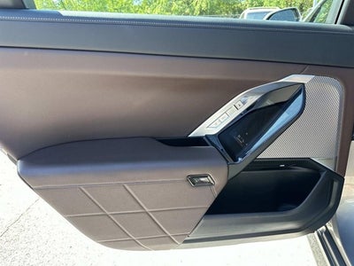 2023 BMW 7 Series 740i