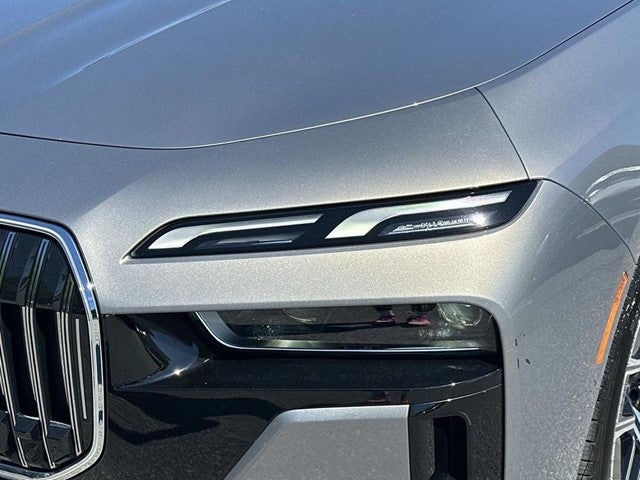 2023 BMW 7 Series 740i