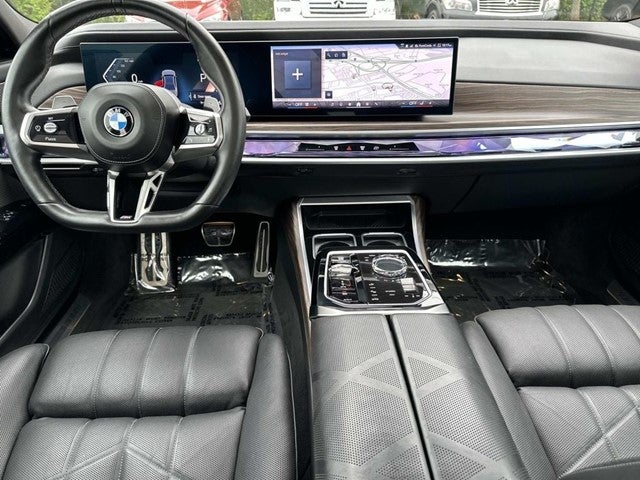 2023 BMW 7 Series 740i