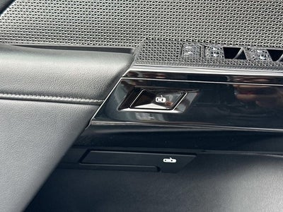 2023 BMW 7 Series 740i