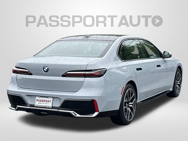 2023 BMW 7 Series 740i