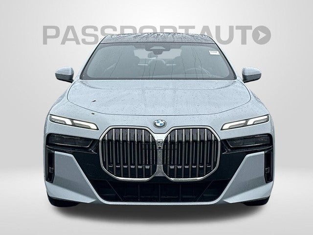 2023 BMW 7 Series 740i