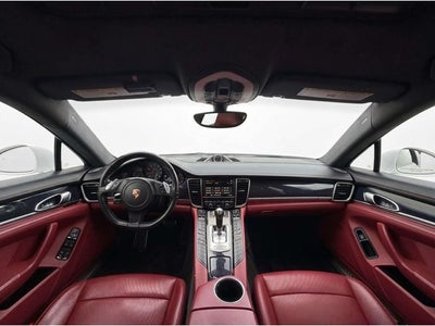 2015 Porsche Panamera 4