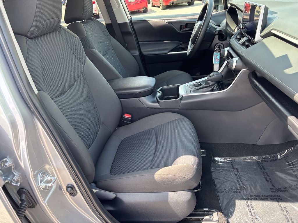 2025 Toyota RAV4 Hybrid LE