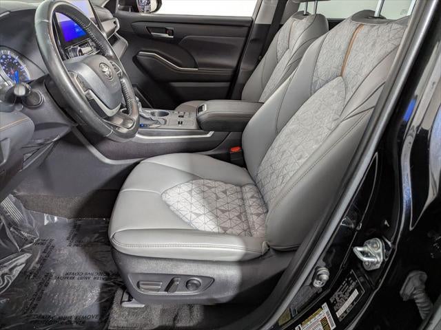 2023 Toyota Highlander Hybrid Bronze Edition