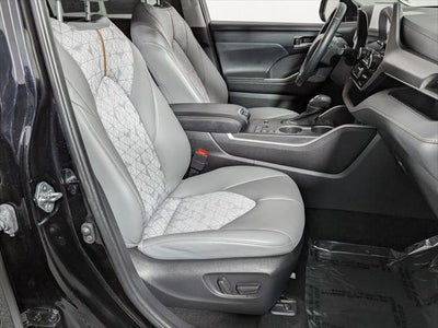 2023 Toyota Highlander Hybrid Bronze Edition