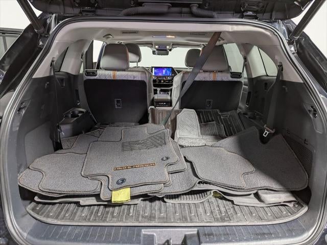 2023 Toyota Highlander Hybrid Bronze Edition