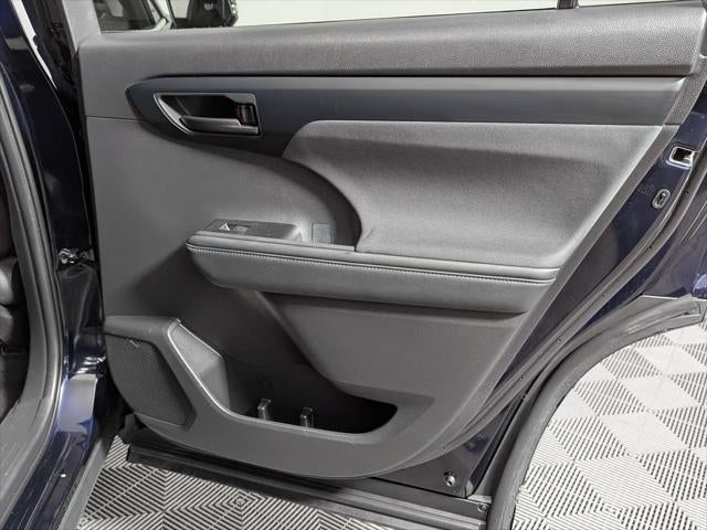 2025 Toyota Highlander LE