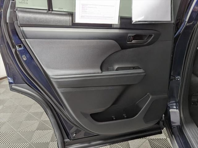 2025 Toyota Highlander LE